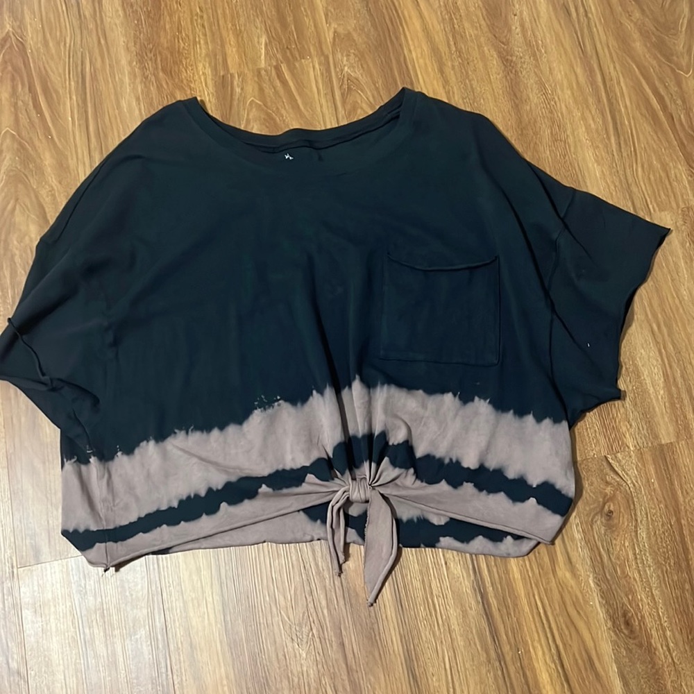 aerie Black and Taupe Tie-Front Boxy Crop Top